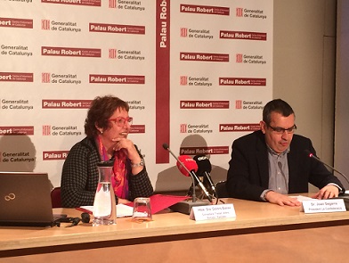 La consellera de Treball, Afers Socials i Famílies, Dolors Bassa, acompanyada pel president de La Confederació, Joan Segarra La consellera de Treball, Afers Socials i Famílies, Dolors Bassa, acompanyada pel president de La Confederació, Joan Segarra