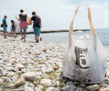 Cartell d'una de les accions de neteja.