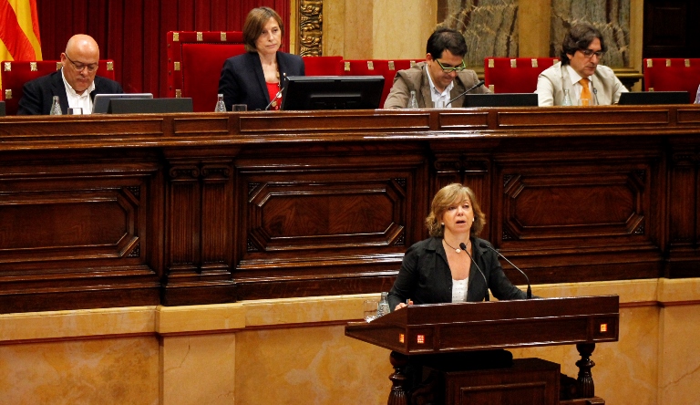 La consellera respon a una interpel·lació sobre el món local La consellera respon a una interpel·lació sobre el món local