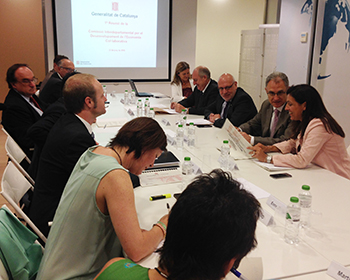 Instants abans d'iniciar-se la reunió