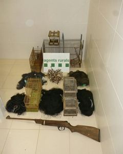 Fotografia del material comissat al Maresme