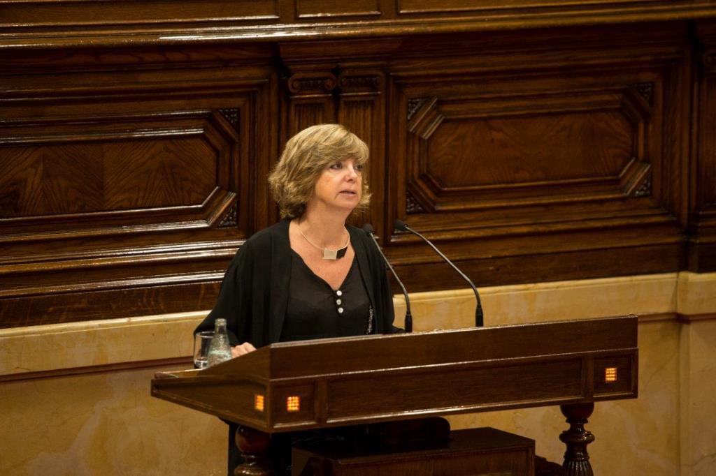 La consellera Borràs durant la seva intervenció (Foto: Parlament)