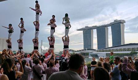 Imatge d'una de les actuacions del Minyons  de Terrassa a Singapur