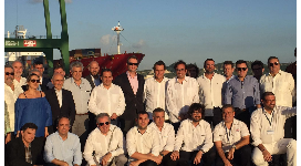 Foto de família a la visita al port de Mariel. Foto de família a la visita al port de Mariel.