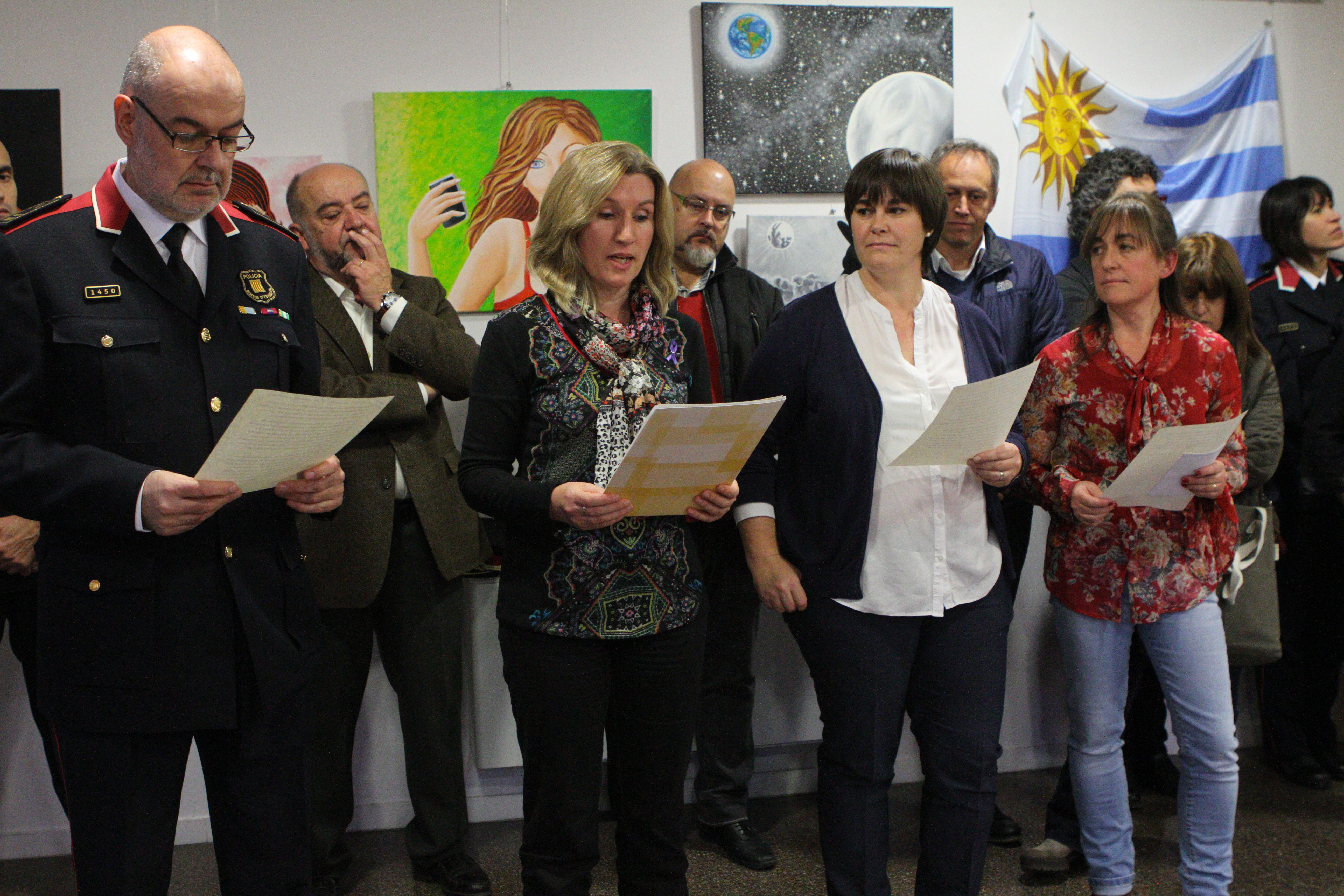 Lectura del manifest institucional, d'esquerra a dreta: Ramon Calsina, M. Rosa Amorós, Laia Serra i Mercè Arroyos