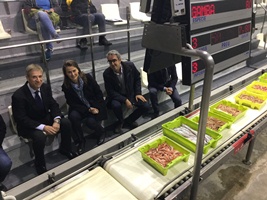 La consellera Meritxell Serret a la Llotja de Torredembarra