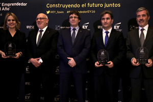El president i el conseller amb els finalistes. Autor: Rubén Moreno