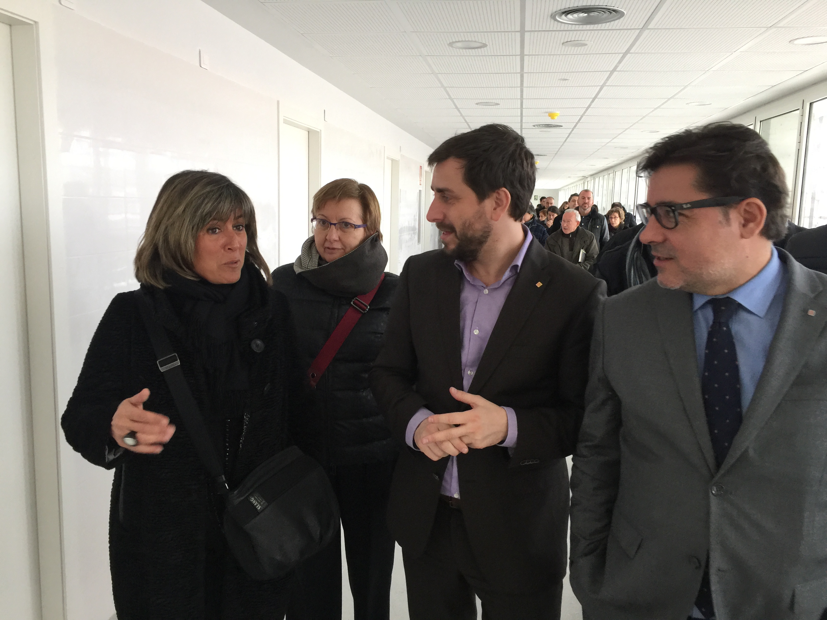 El conseller de Salut visita el nou CAP Gornal amb l'alcaldessa de l'Hospitalet, Núria Marín.
