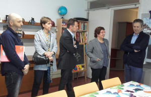 La consellera Dolors Bassa a la visita al Centre d'Acollida Torre Vicens