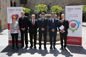 El president Puigdemont, acompanyat del conseller Comín, durant la presentació del PINSAP. Autor: Jordi Bedmar