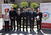El president Puigdemont, acompanyat del conseller Comín, durant la presentació del PINSAP