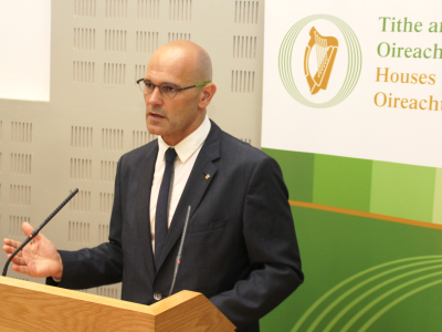 Minister Romeva explains the Catalan political situation in the Irish Parliament