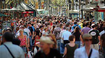 Fotografia de Les Rambles, plena de turistes Fotografia de Les Rambles, plena de turistes