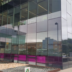 Fotografia de la façana de la seu de l'ATC Fotografia de la façana de la seu de l'ATC