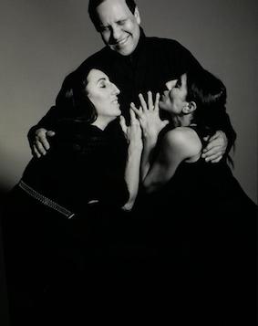 El dissenyador Azzedine Alaïa amb l'actriu Rossy de Palma i la ballarina Blanca Li