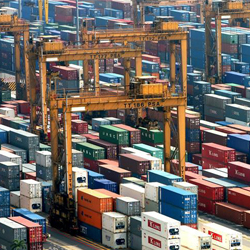 Fotografia dels contenidors del Port 