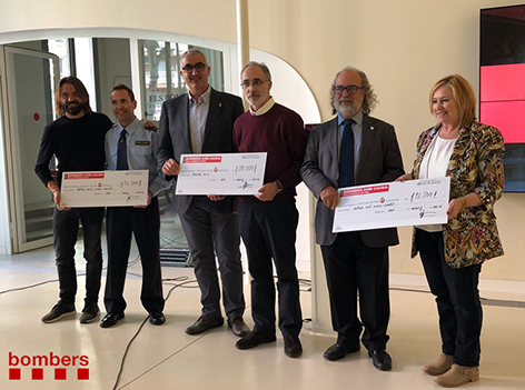 Entrega del xec de Bombers amb Causa