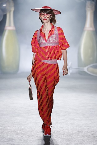 Desfilada de Krizia Robustella Desfilada de Krizia Robustella