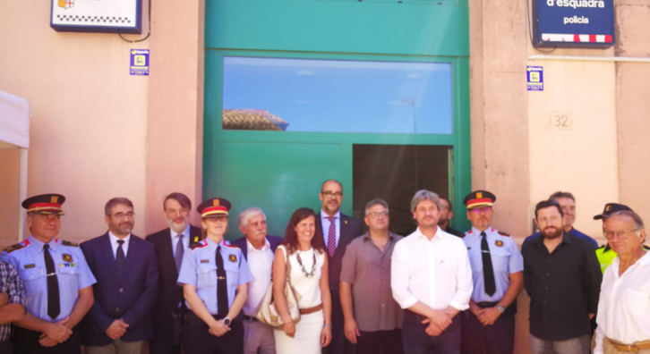 El conseller Buch inaugura l'oficina policial dels Mossos d'Esquadra al Moianès El conseller Buch inaugura l'oficina policial dels Mossos d'Esquadra al Moianès