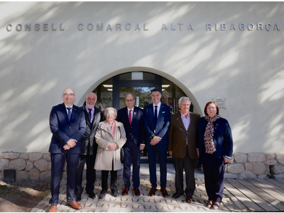 El cap de l'Executiu amb el president i expresidents del Consell Comarcal. Autor: Ruben Moreno