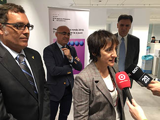 Fotografia de la secretària d'Hisenda durant la seva visita a l'oficina de l'ATC a Reus