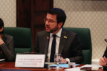 El vicepresident Aragonès durant la seva intervenció en la Comissió d'Economia i Hisenda