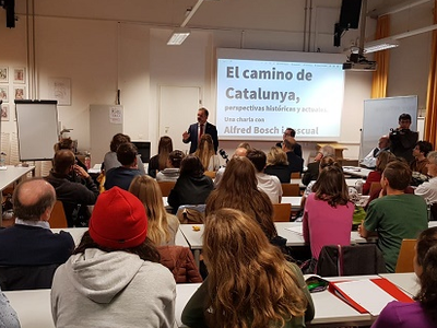 The Minister for Foreign Action, Institutional Relations and Transparency, Alfred Bosch, participated yesterday in a conference on Catalan history and current events organised by the University of Vienna. 