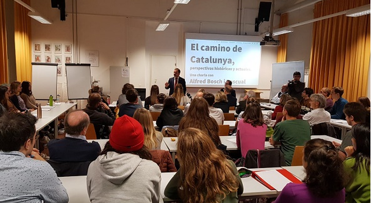 The Minister for Foreign Action, Institutional Relations and Transparency, Alfred Bosch, participated yesterday in a conference on Catalan history and current events organised by the University of Vienna.