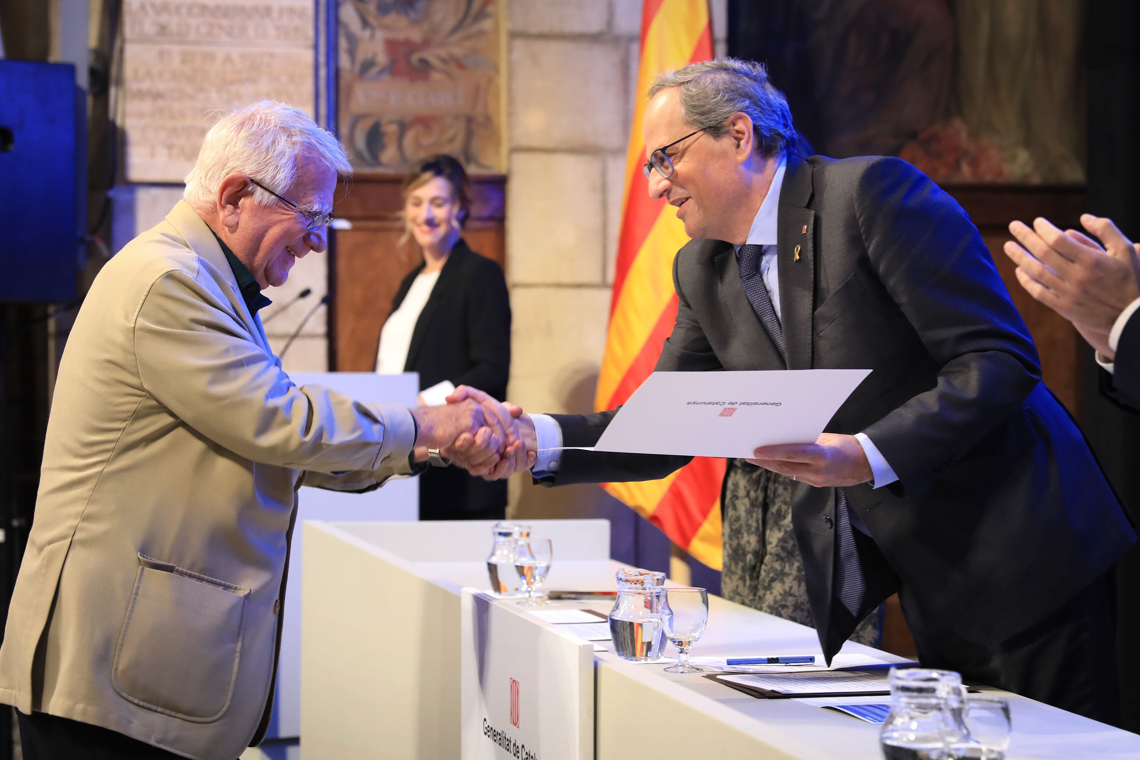 El president Torra lliurant els Premis Nacionals de Comunicació (Foto: Jordi Bedmar)