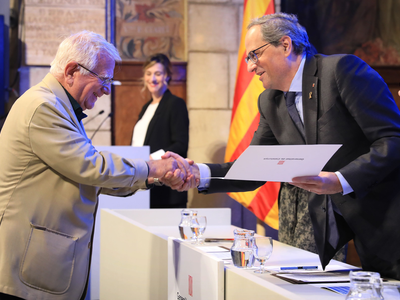 El president Torra lliurant els Premis Nacionals de Comunicació (Foto: Jordi Bedmar)