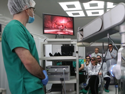 The Minister of Health, Alba Vergés, visited Rob Surgical Systems in El Prat de Llobregat today to learn first-hand about the company's new Bitrack system, which improves the efficiency of minimally invasive robotic surgery. 