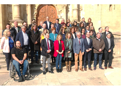 Imatge de grup dels assistents a la presentació dels plans de Foment del Turisme 2019 a Aitona