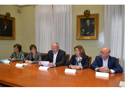 Fotografia de l'acte de signatura Fotografia de l'acte de signatura