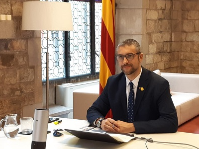 El conseller Bernat Solé, durant la trobada telemàtica amb el cos consular acreditat a Barcelona.