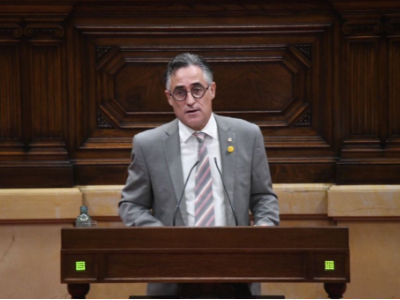 El conseller Tremosa durant la presentació del projecte de llei al Parlament