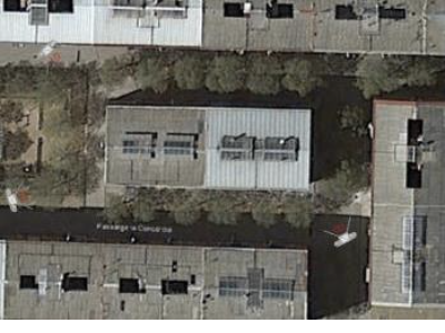 Imatge aèria dels edificis de Ca n'Angalada de Terrassa que ara s'enderroquen.