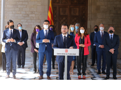 Compareixença del presidnt Aragones acompanyat del Govern