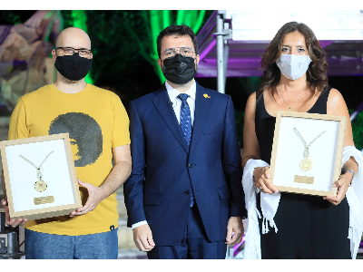 delivery of the Gold Medal of the Catalan Government to Arcadi Oliveres, posthumously, and Josefina Castellví.
