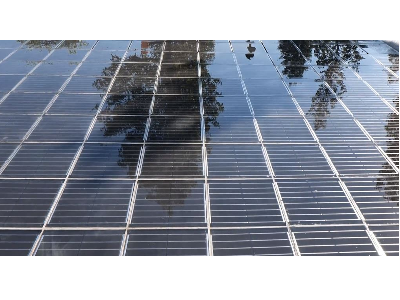 Sorigué crea un paviment fotovoltaic sostenible que permet circular-hi mentre es genera energia elèctrica