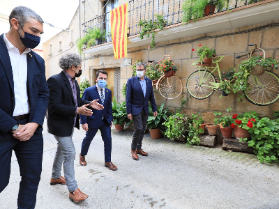 El preisdent Aragonès durant la seva visita a Sant Martí de Riucorb (foto: Jordi Bedmar)