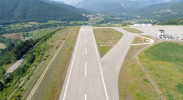 Imatge aèria de l'aeroport d'Andorra-La Seu