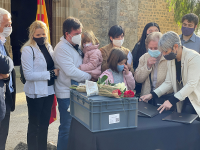 La consellera Ciuró retorna les restes del soldat republicà recuperat a la seva família, a Sant Andreu de Llavaneres