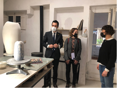 Conseller visita tallers artesans la Bisbal