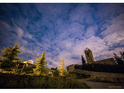 Imatge de l'Observatori i l'església Imatge de l'Observatori i l'església