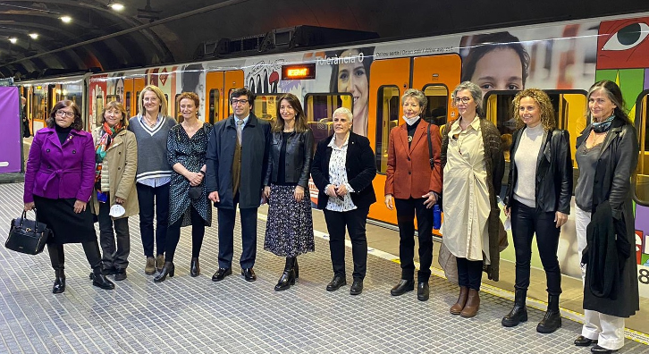 Presentació del Tren de la igualtat a l'estació de Pl. Catalunya.