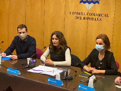 Laura Vilagrà explica el projecte dels Jocs Olímpics d'Hivern a consellers comarcals del Ripollès