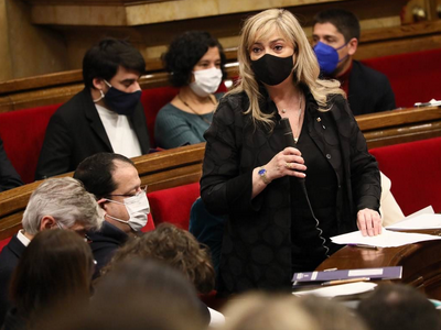 La consellera Violant Cervera durant la compareixença al Parlament.