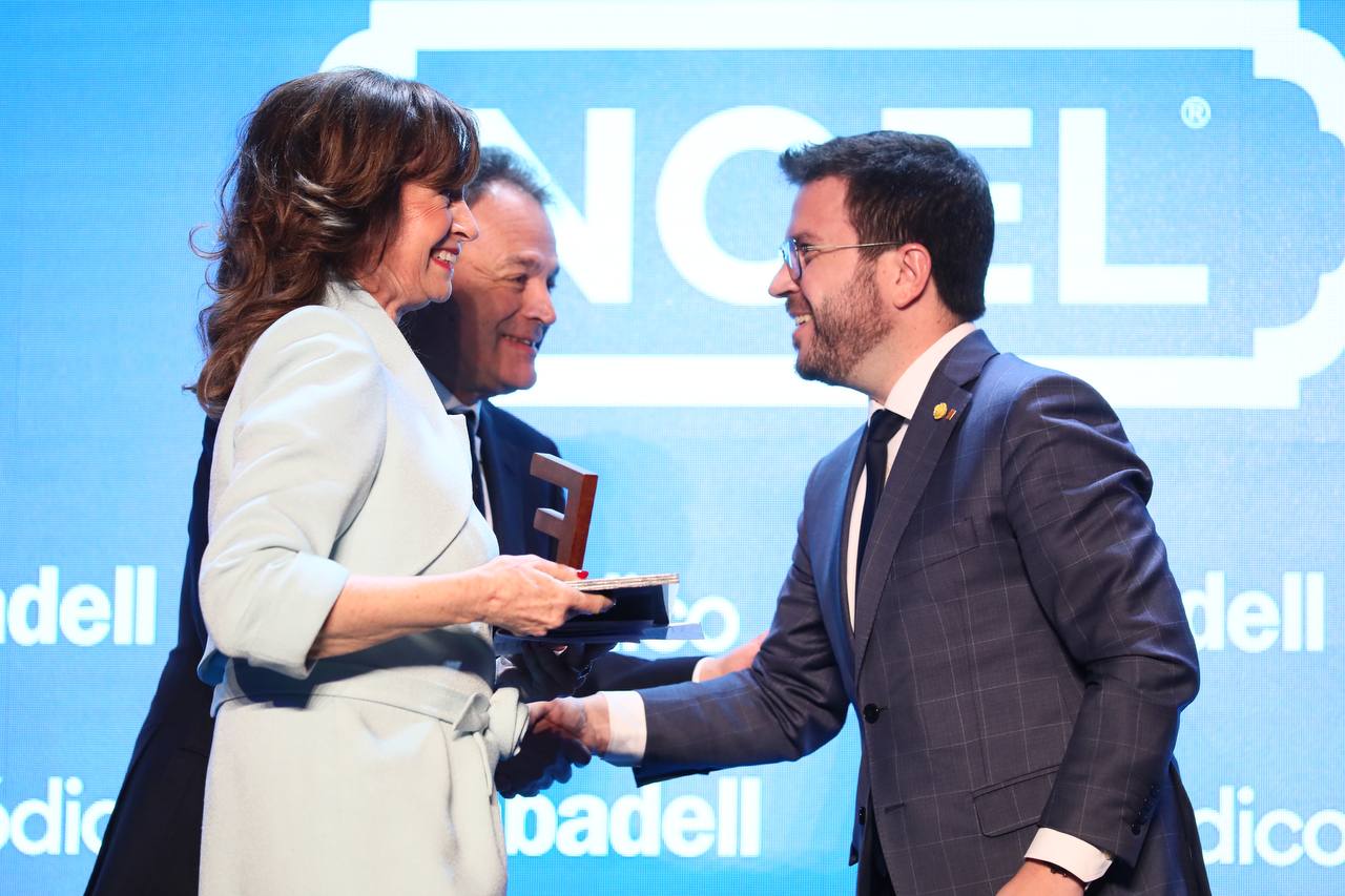 El president Aragonès durant l'entrega del premi a Noel Alimentaria.