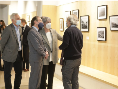 Giró i Ciuró inauguren la primera exposició que acull el Districte Administratiu de la Zona Franca