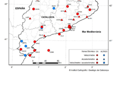 En vermell, estacions de l'ICGC. En blau, d'altres institucions. En vermell, estacions de l'ICGC. En blau, d'altres institucions.